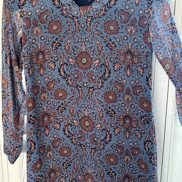 CAbi Tops - CAbi Blue and Brown Floral Tunic XS along sleeve lined chest‎ 34 in length 34 in